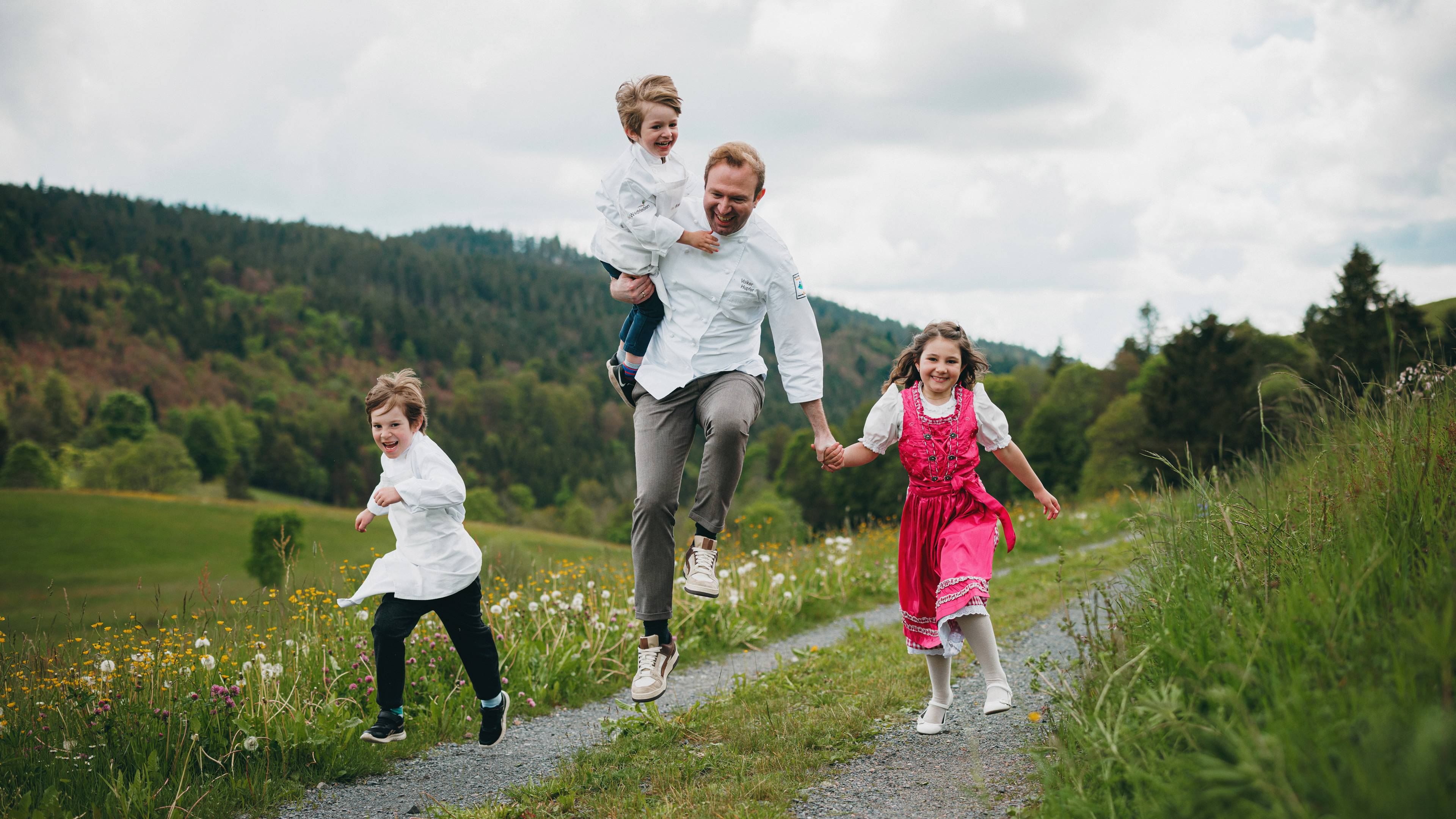 Volker Hupfer mit seinen Kindern 