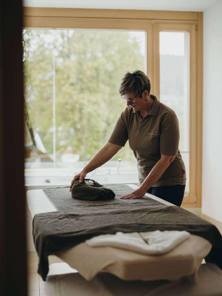 Massage wird vorbereitet im Hotel der Waldfrieden