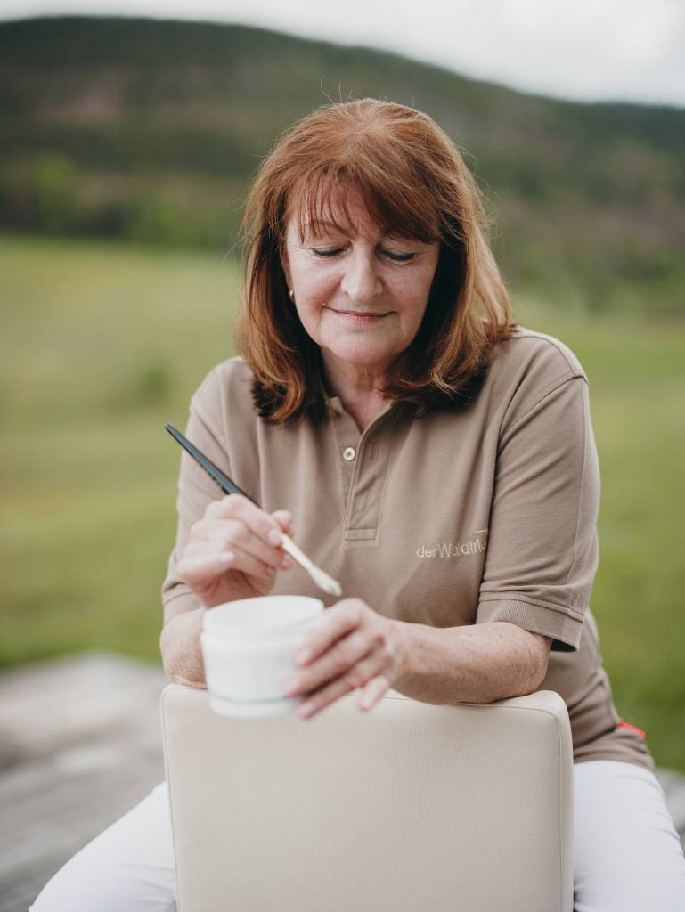 Kosmetikerin im Hotel der Waldfrieden