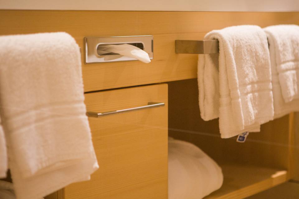 Detailaufnahme der Bad-Armaturen