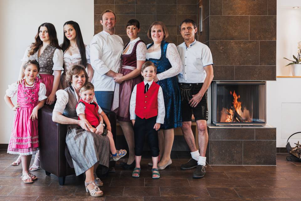 3 Generationen: GASTGEBER AUS LEIDENSCHAFT - derWaldfrieden naturparkhotel