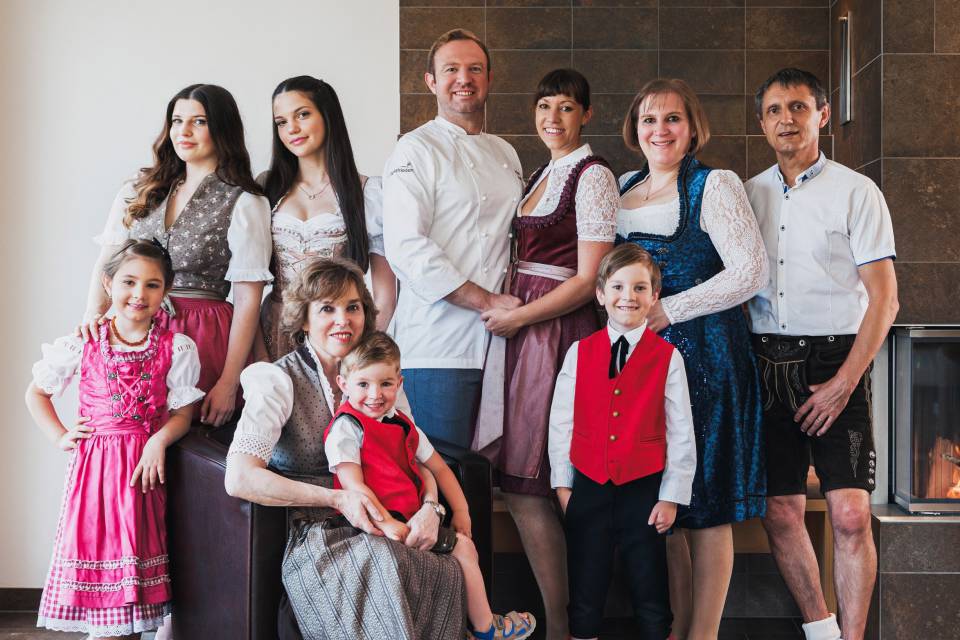 Die Familie Hupfer: Gastgeber. Arbeitgeber. Familie. - derWaldfrieden naturparkhotel